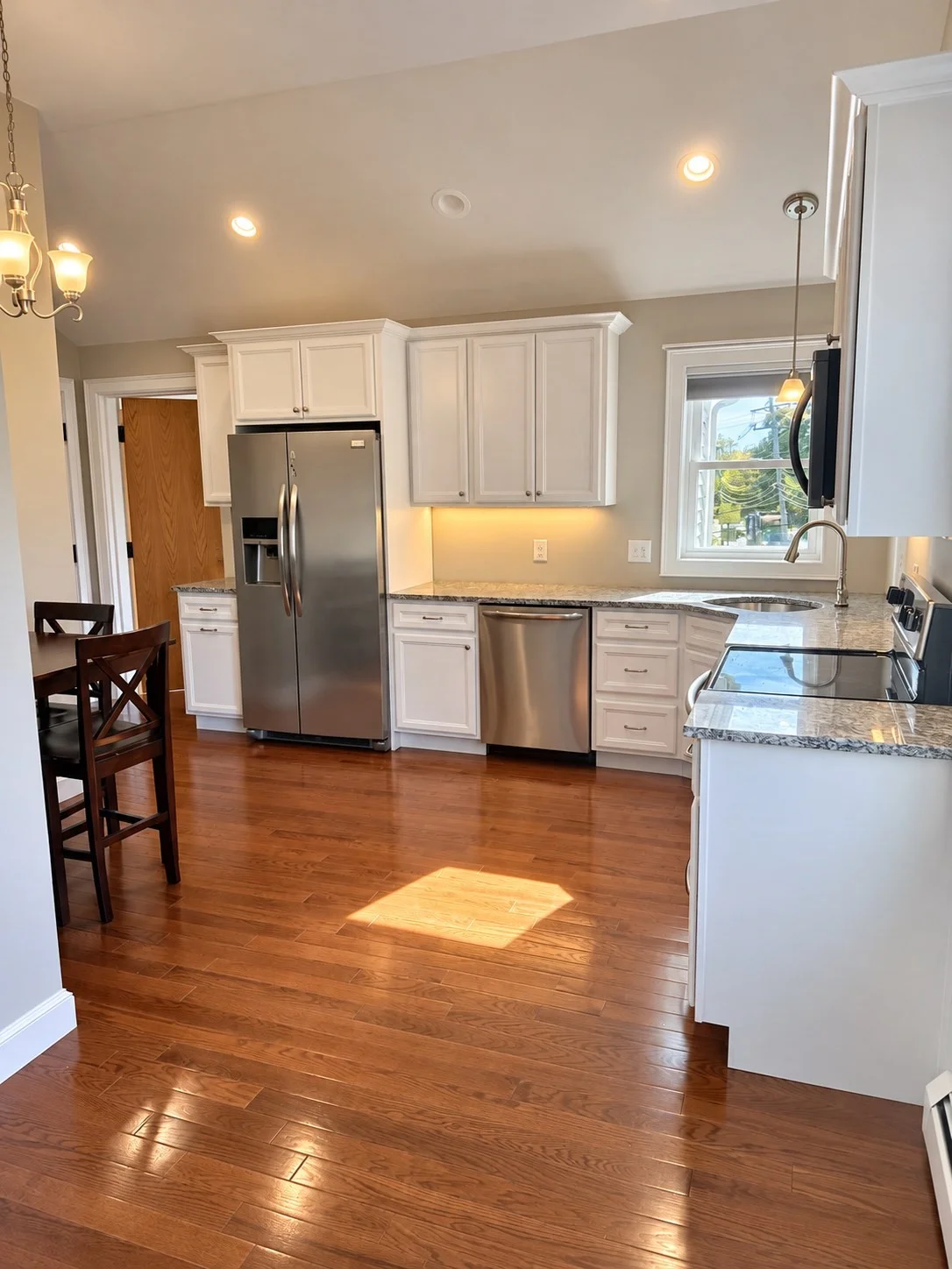 1 bed, 1 bath apartment for rent at 456 Main St Unit 2, Wilmington — photo 3 of 10