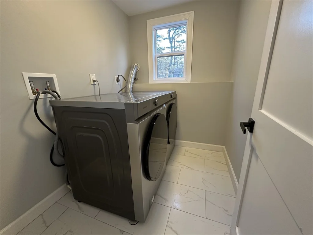 4 bed, 2 bath apartment for rent at 456 Parsonage St, Marshfield — photo 23 of 25