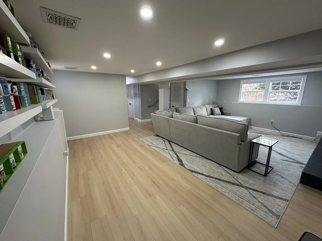4 bed, 2 bath apartment for rent at 456 Parsonage St, Marshfield — photo 15 of 25