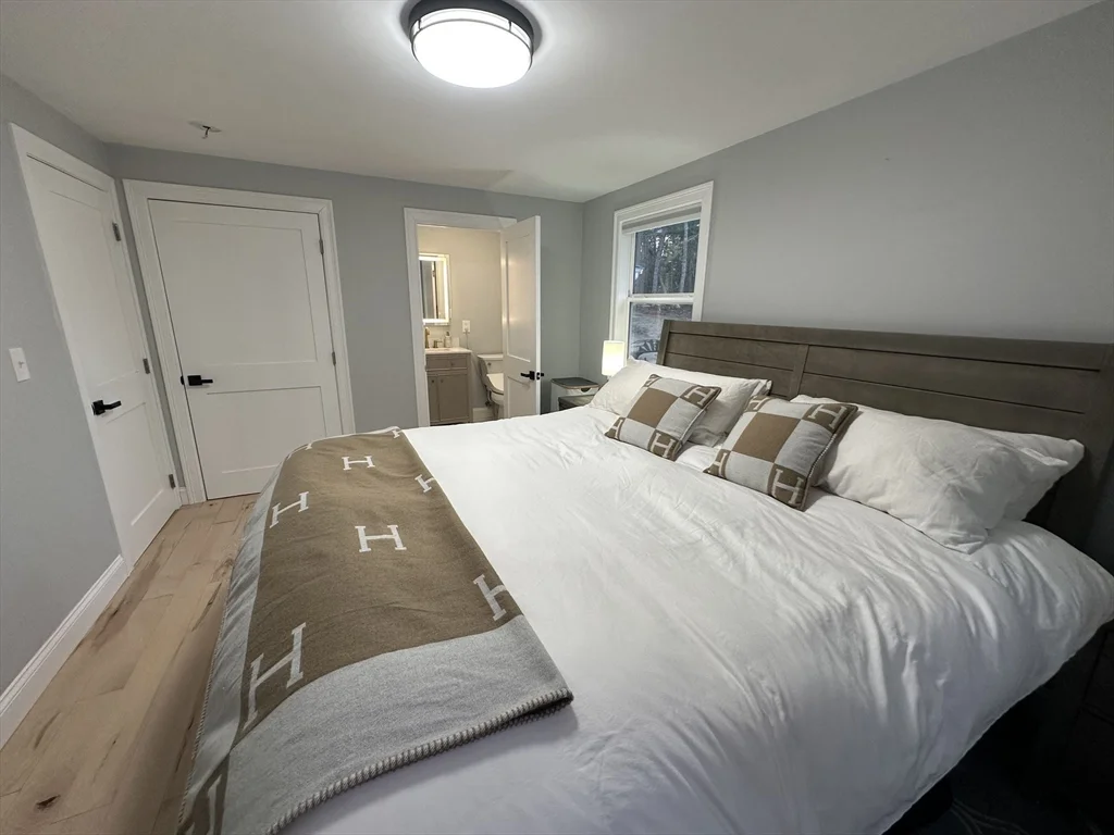 4 bed, 2 bath apartment for rent at 456 Parsonage St, Marshfield — photo 9 of 25