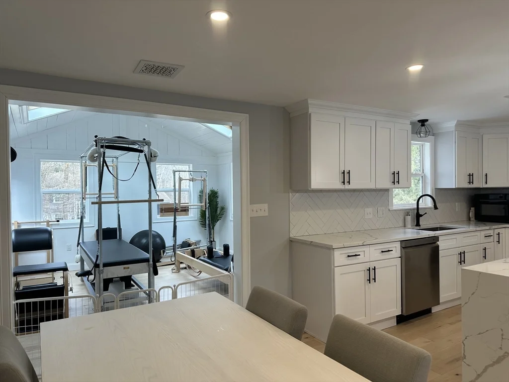 4 bed, 2 bath apartment for rent at 456 Parsonage St, Marshfield — photo 6 of 25