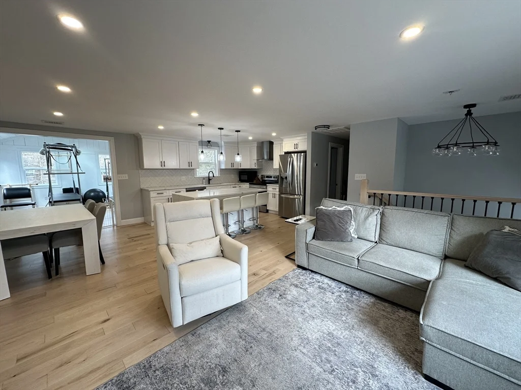 4 bed, 2 bath apartment for rent at 456 Parsonage St, Marshfield — photo 5 of 25