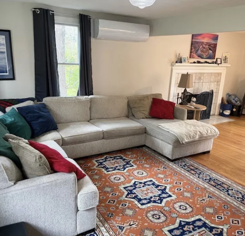 3 bed, 1 bath apartment for rent at 456 South River St, Marshfield — photo 7 of 12