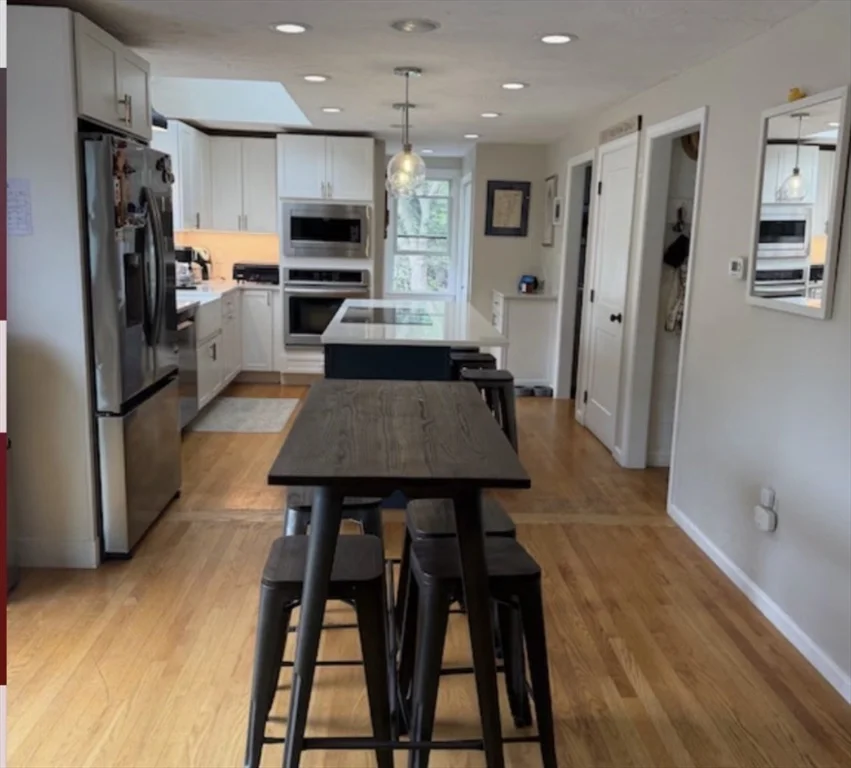 3 bed, 1 bath apartment for rent at 456 South River St, Marshfield — photo 3 of 12