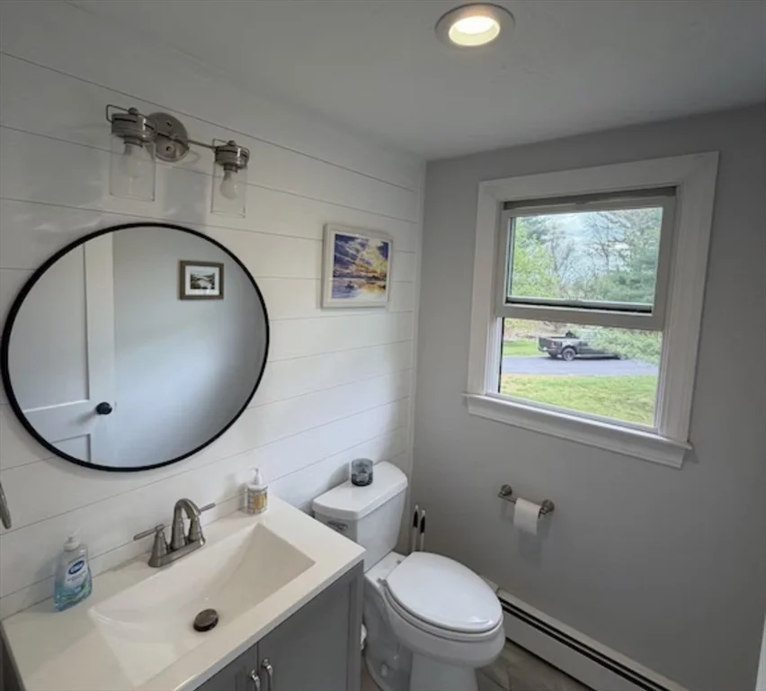 3 bed, 1 bath apartment for rent at 456 South River St, Marshfield — photo 12 of 12
