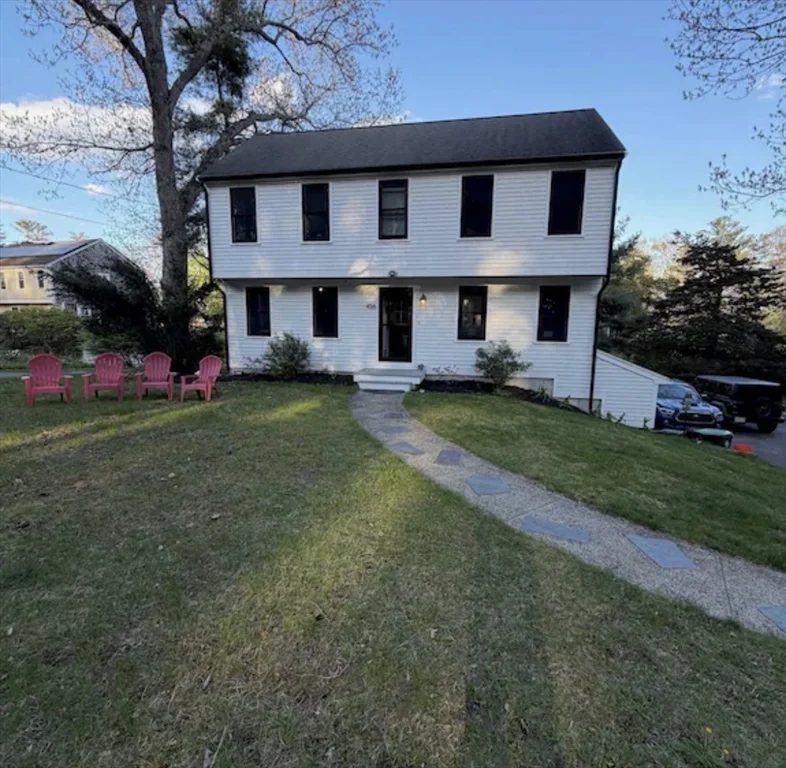3 bed, 1 bath apartment for rent at 456 South River St, Marshfield — photo 1 of 12