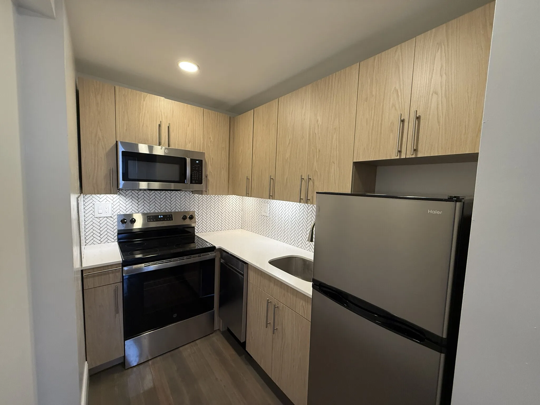 1 bed, 1 bath apartment for rent at 457 Centre St Unit 204, Newton Corner — photo 2 of 19