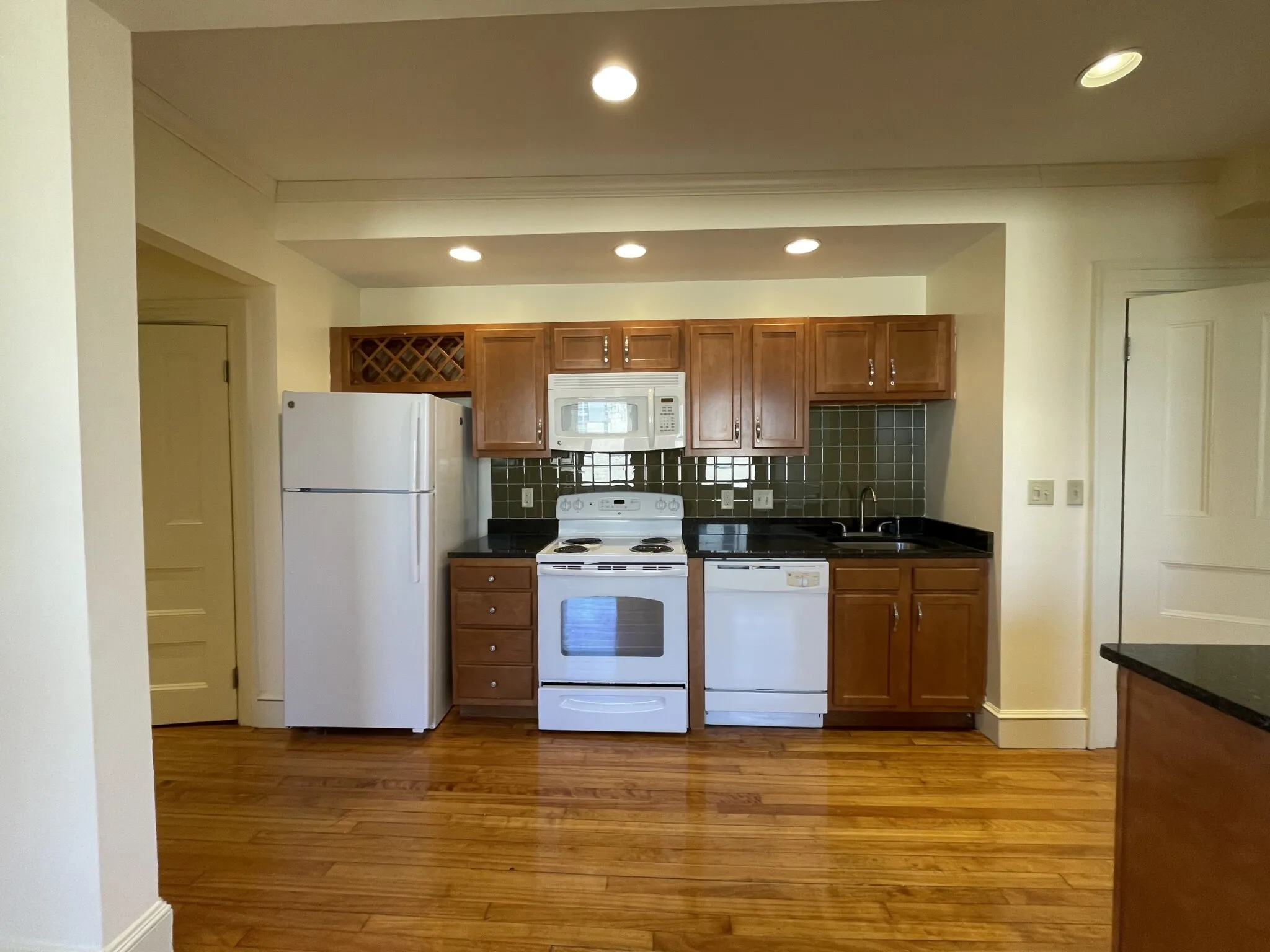 2 bed, 1 bath apartment for rent at 457 Centre St Unit 307, Newton Corner — photo 2 of 18