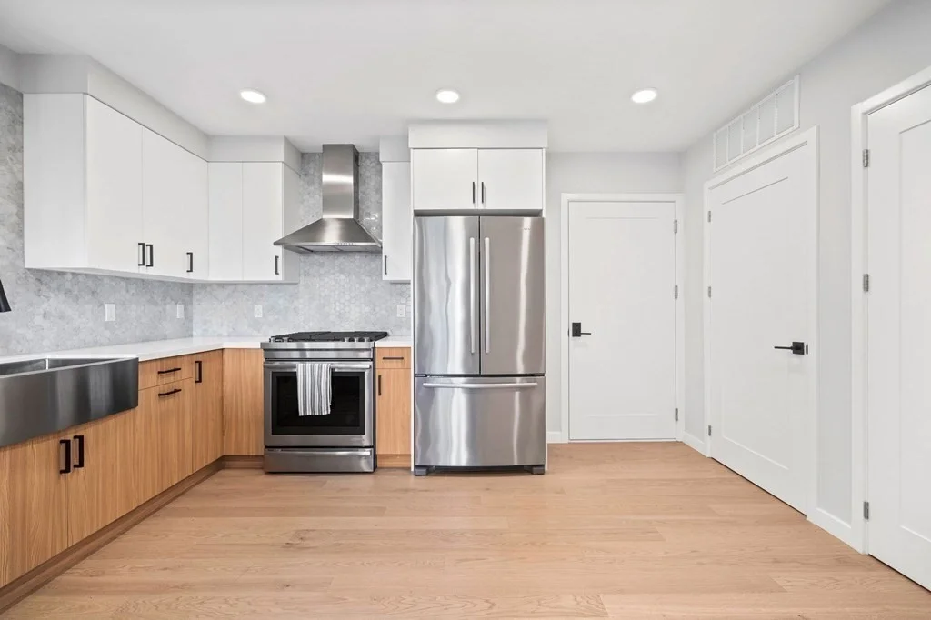 2 bed, 2 bath apartment for rent at 457 W Broadway Unit 301, South Boston — photo 2 of 22