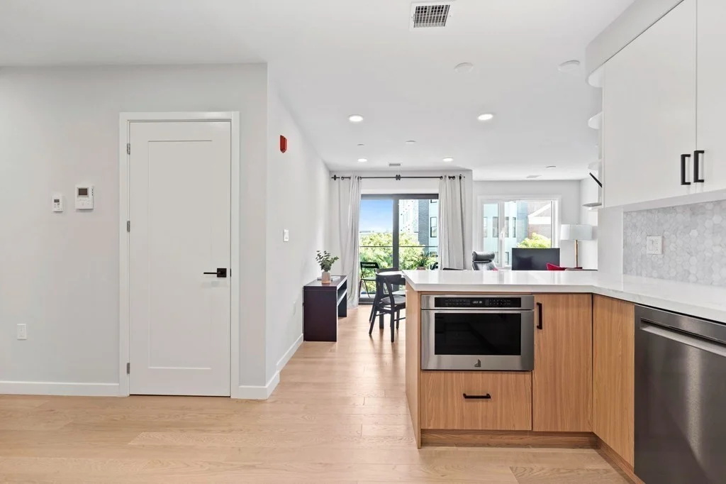 2 bed, 2 bath apartment for rent at 457 W Broadway Unit 301, South Boston — photo 4 of 22