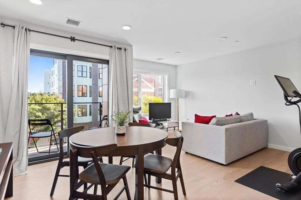 2 bed, 2 bath apartment for rent at 457 W Broadway Unit 301, South Boston — photo 6 of 22