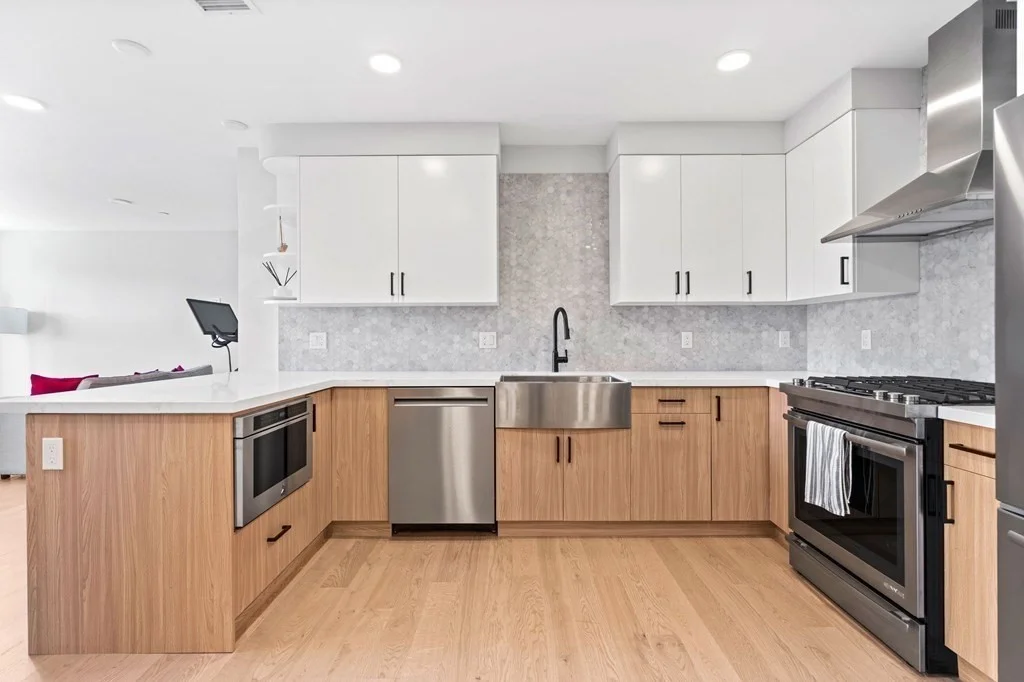 2 bed, 2 bath apartment for rent at 457 W Broadway Unit 301, South Boston — photo 1 of 22