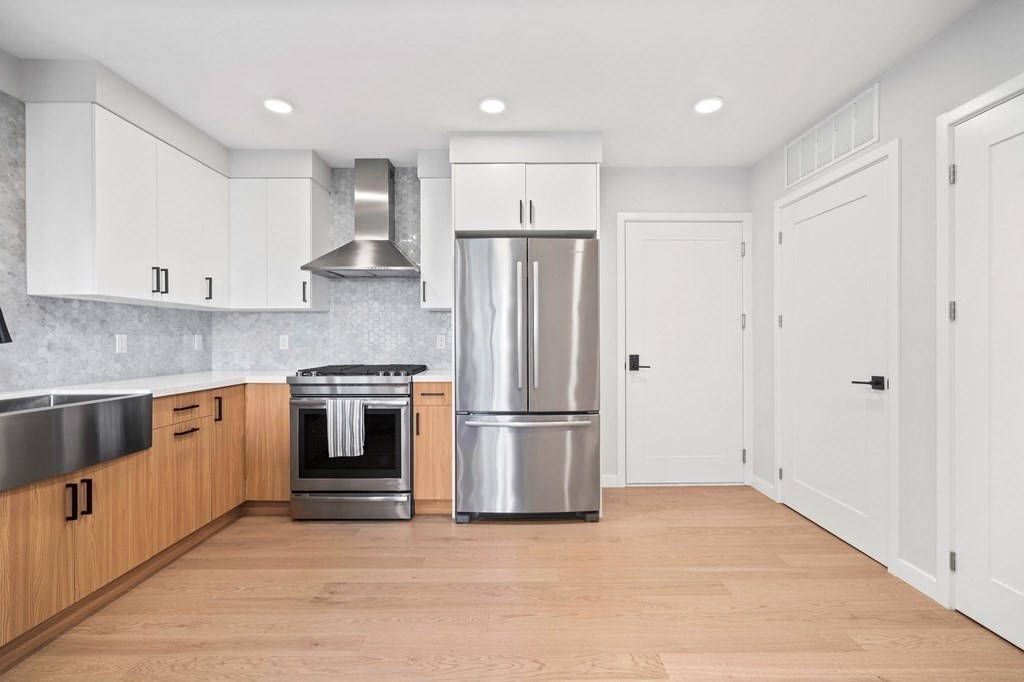 2 bed, 2 bath apartment for rent at 457 West Broadway Unit 301, South Boston — photo 2 of 22