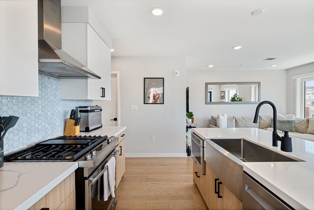 2 bed, 1 bath apartment for rent at 457 West Broadway Unit 409, South Boston — photo 2 of 22