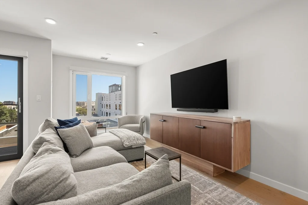 2 bed, 2 bath apartment for rent at 457 W Broadway Unit 502, South Boston — photo 8 of 38