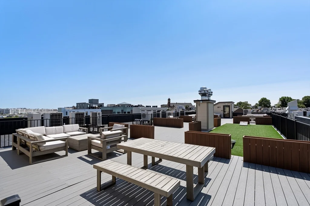 2 bed, 2 bath apartment for rent at 457 W Broadway Unit 502, South Boston — photo 35 of 38
