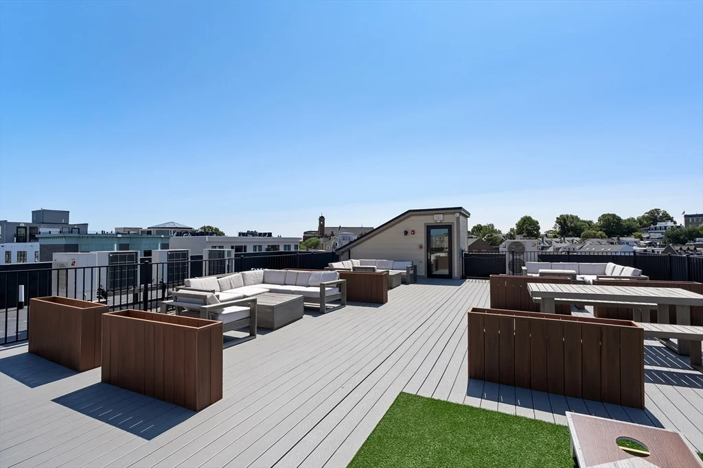 2 bed, 2 bath apartment for rent at 457 W Broadway Unit 502, South Boston — photo 31 of 38