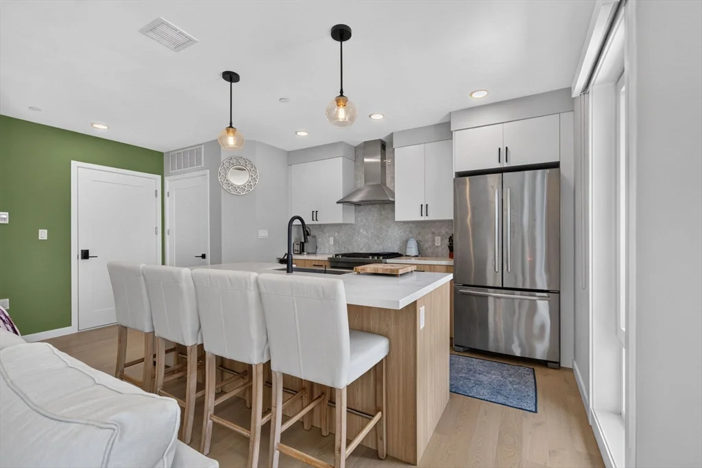 1 bed, 1 bath apartment for rent at 457 W Broadway Unit 504, South Boston — photo 2 of 21