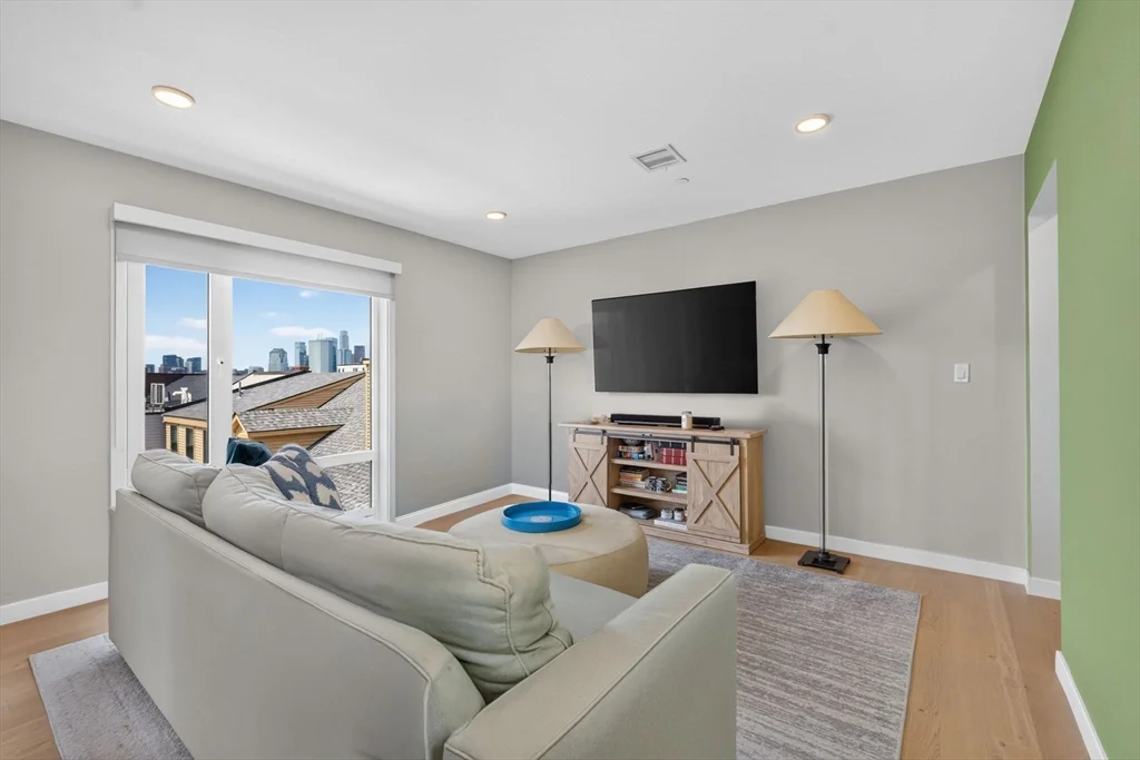 1 bed, 1 bath apartment for rent at 457 W Broadway Unit 504, South Boston — photo 6 of 21