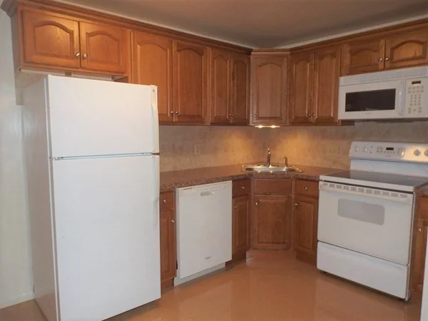1 bed, 1 bath apartment for rent at 457 Washington St Unit 4, Weymouth