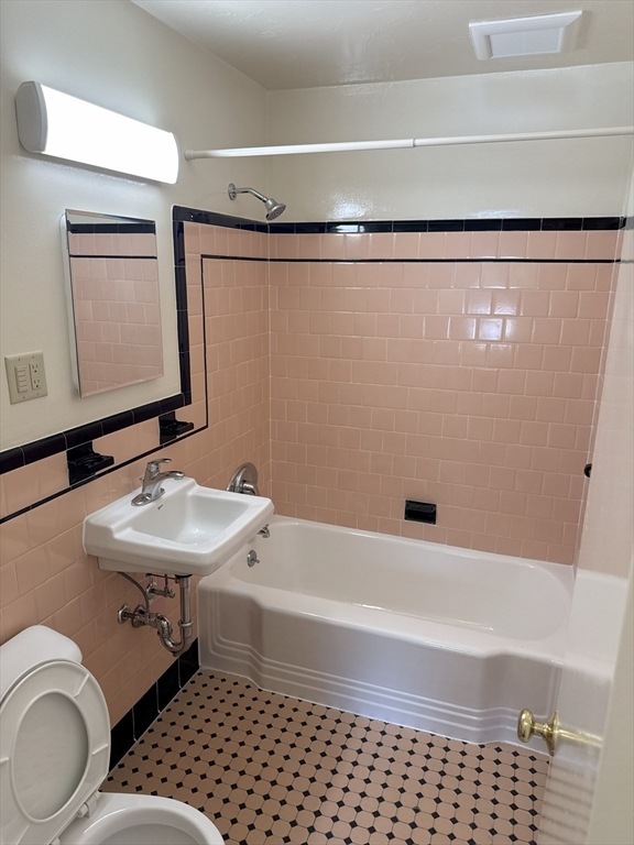 1 bed, 1 bath apartment for rent at 457 Washington St Unit 6, Weymouth — photo 14 of 17