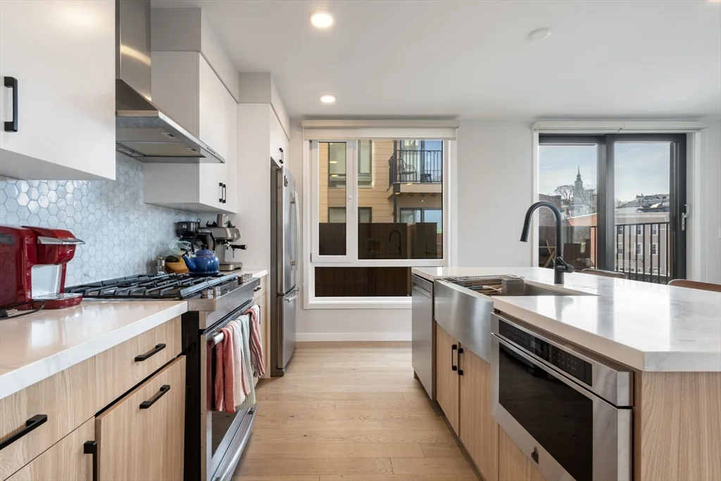 2 bed, 1 bath apartment for rent at 457 West Broadway Unit 206, South Boston — photo 6 of 25