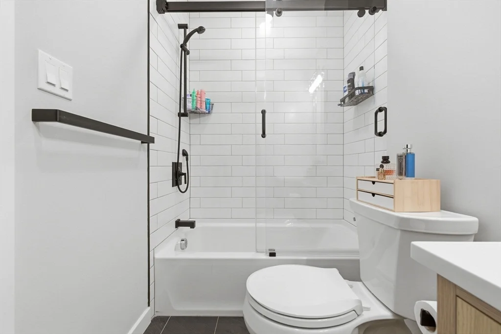 2 bed, 1 bath apartment for rent at 457 West Broadway Unit 506, South Boston — photo 22 of 35