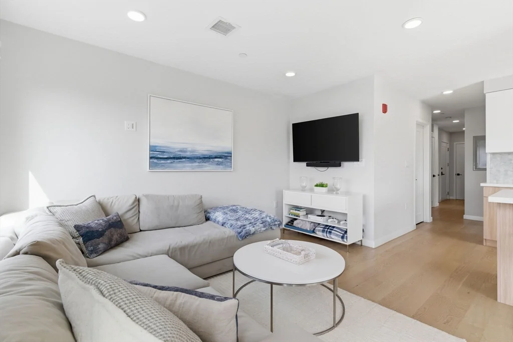 2 bed, 1 bath apartment for rent at 457 West Broadway Unit 506, South Boston — photo 12 of 35