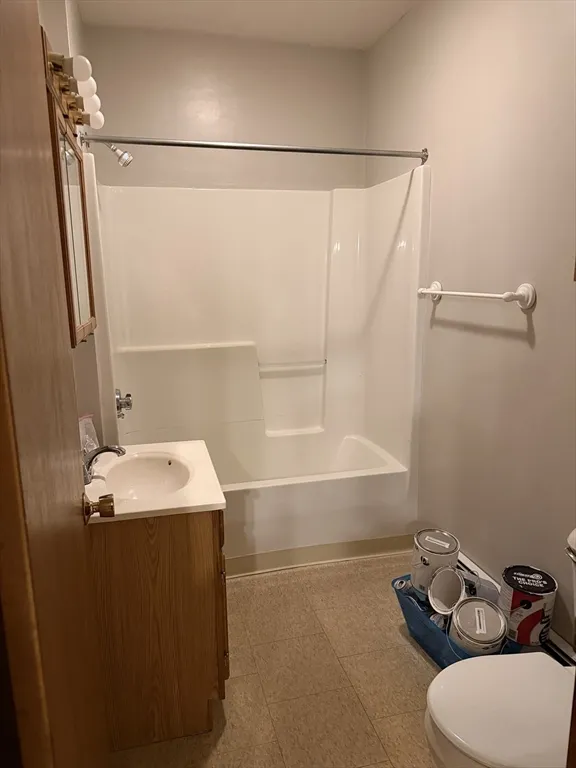 2 bed, 1 bath apartment for rent at 458 Bay Unit 3, Whittenton — photo 2 of 6