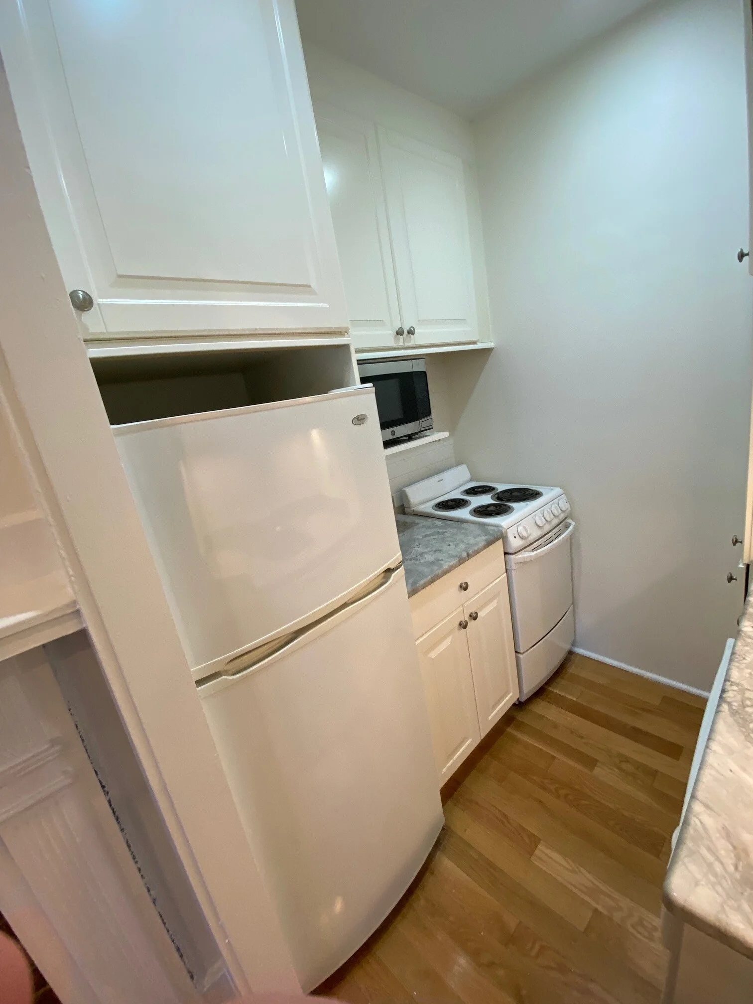 Studio bed, 1 bath apartment for rent at 458 Beacon St Unit 1, Back Bay — photo 8 of 22