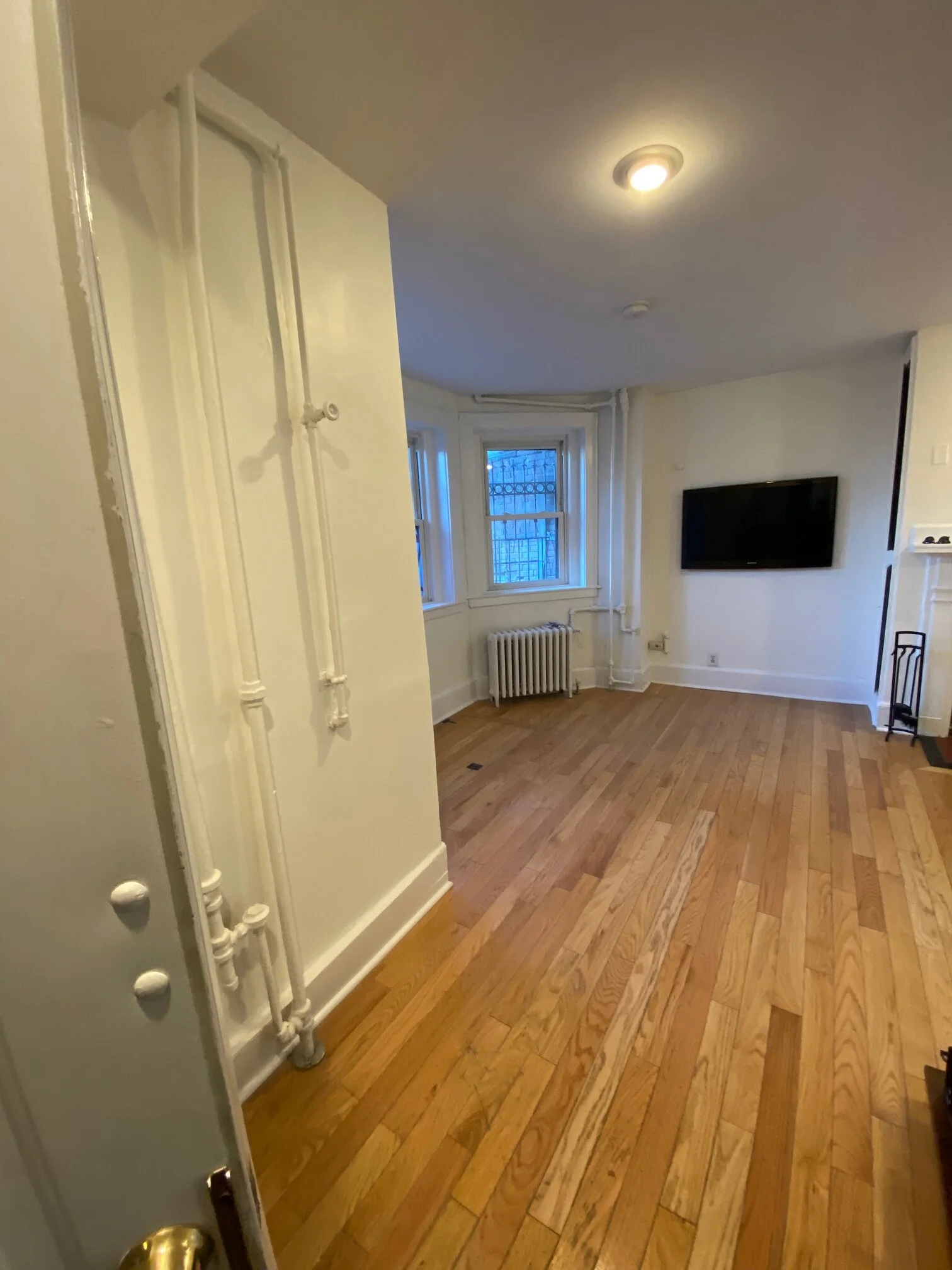 Studio bed, 1 bath apartment for rent at 458 Beacon St Unit 1, Back Bay — photo 2 of 22
