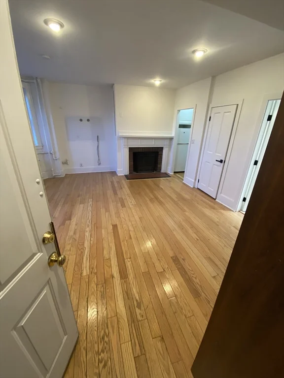 Studio bed, 1 bath apartment for rent at 458 Beacon St Unit 1, Back Bay