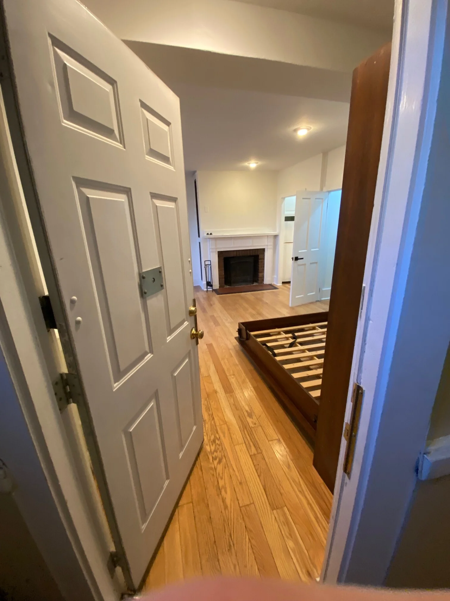 Studio bed, 1 bath apartment for rent at 458 Beacon St Unit 1, Back Bay — photo 1 of 22