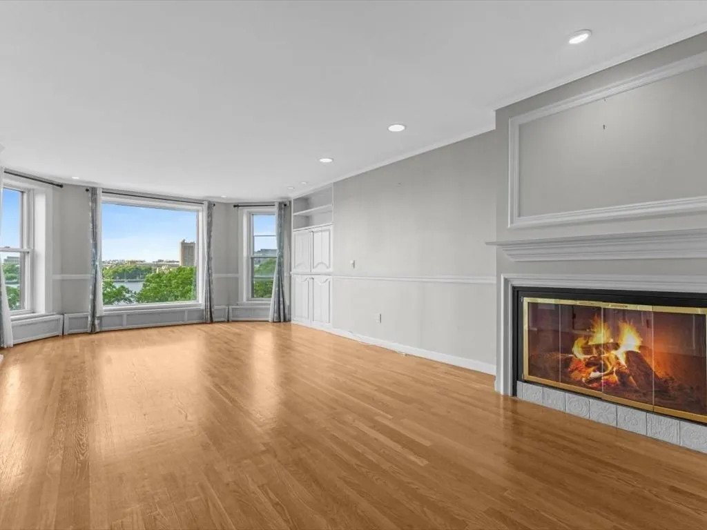 2 bed, 2 bath apartment for rent at 458 Beacon St Unit 6, Back Bay — photo 2 of 16