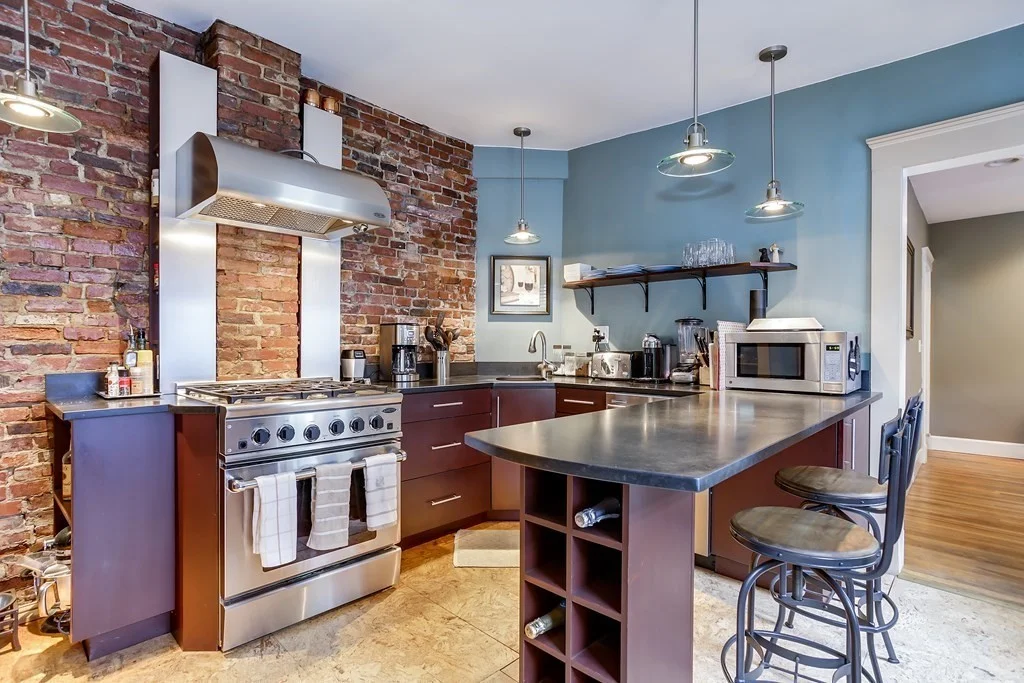 2 bed, 1 bath apartment for rent at 458 E 7th St Unit 2, South Boston — photo 2 of 13