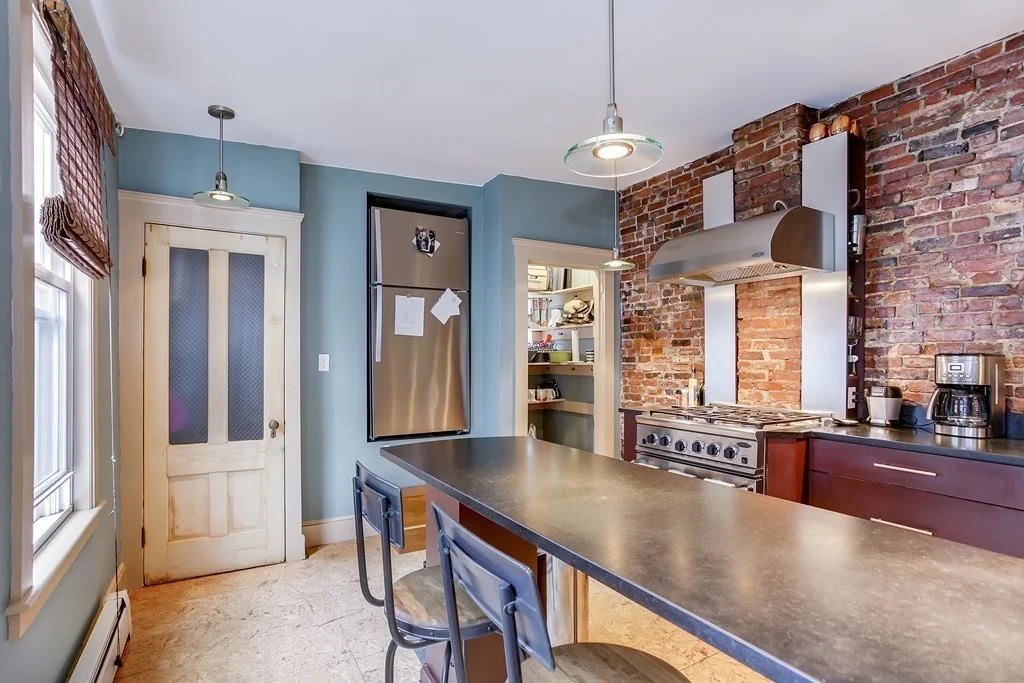 2 bed, 1 bath apartment for rent at 458 E 7th St Unit 2, South Boston
