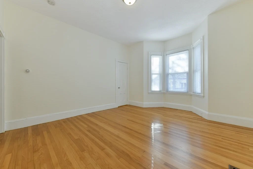 3 bed, 2 bath apartment for rent at 458 E 7th Unit 1, South Boston — photo 6 of 17