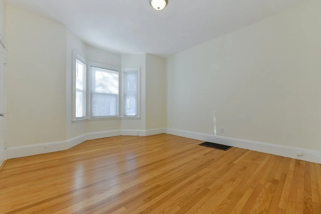 3 bed, 2 bath apartment for rent at 458 E 7th Unit 1, South Boston — photo 5 of 17