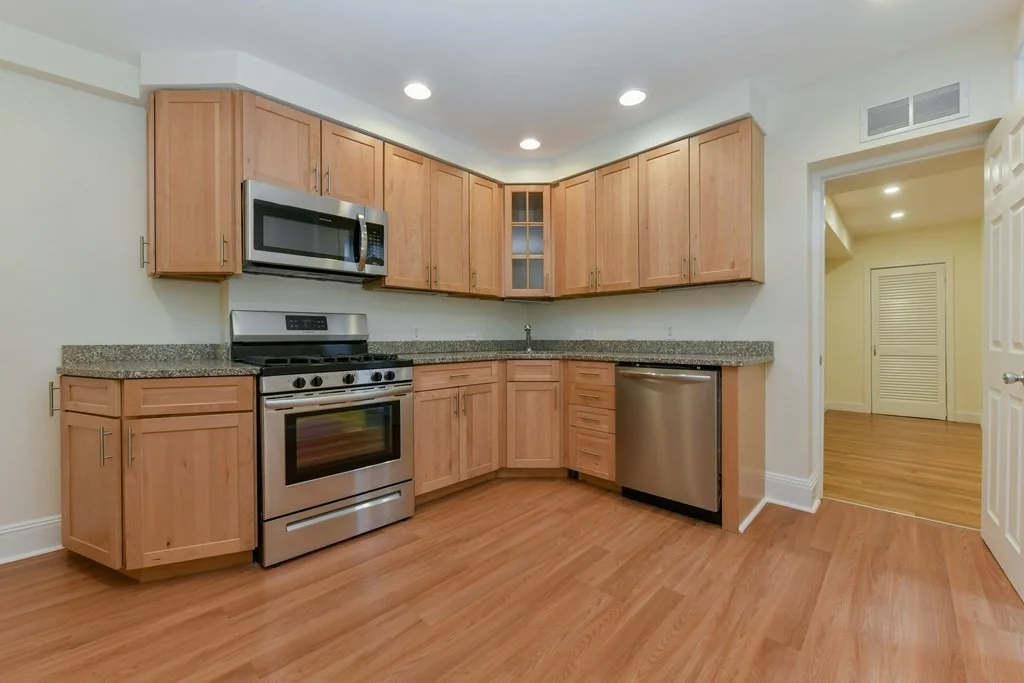 3 bed, 2 bath apartment for rent at 458 E 7th Unit 1, South Boston — photo 1 of 17