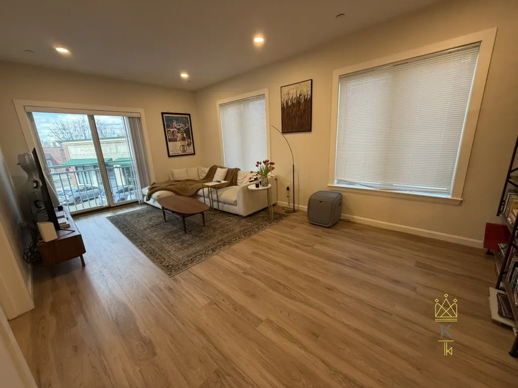 1.5 bed, 1 bath apartment for rent at 458 Washington St Unit 0103, Brighton — photo 2 of 12