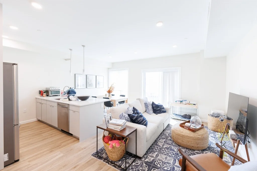 2 bed, 1 bath apartment for rent at 458 Washington St Unit 106, Boston — photo 1 of 18