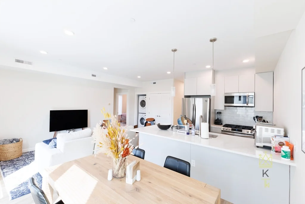 2 bed, 1 bath apartment for rent at 458 Washington St Unit 106, Boston — photo 3 of 18