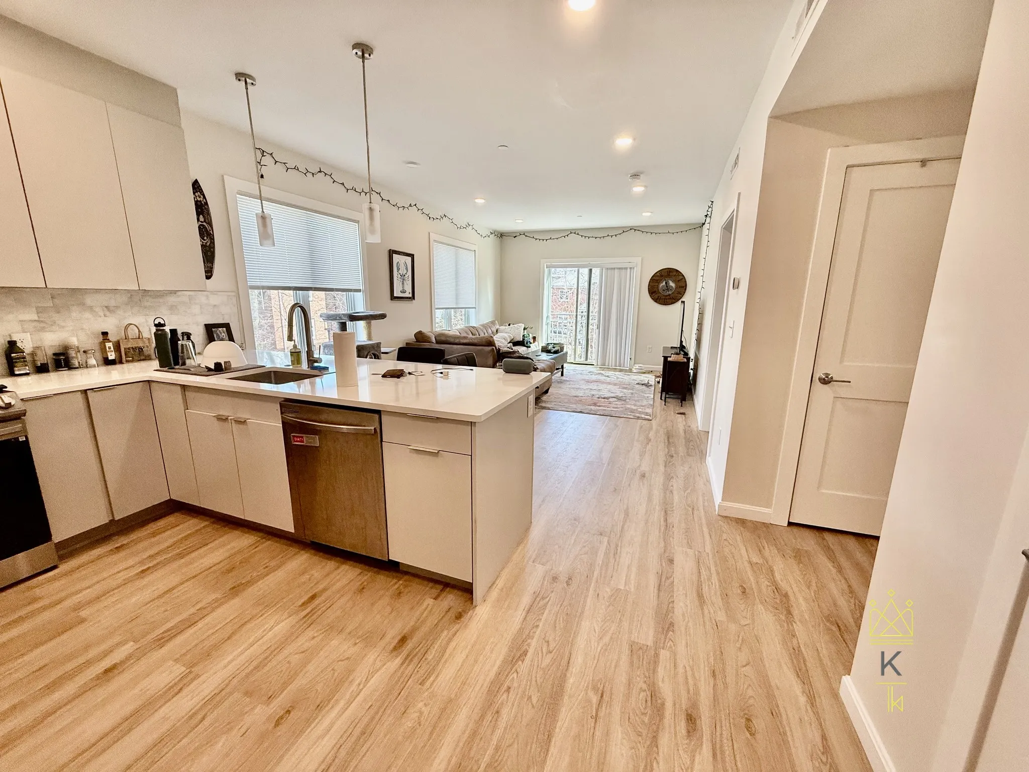1 bed, 1 bath apartment for rent at 458 Washington St Unit 202, Brighton — photo 2 of 14