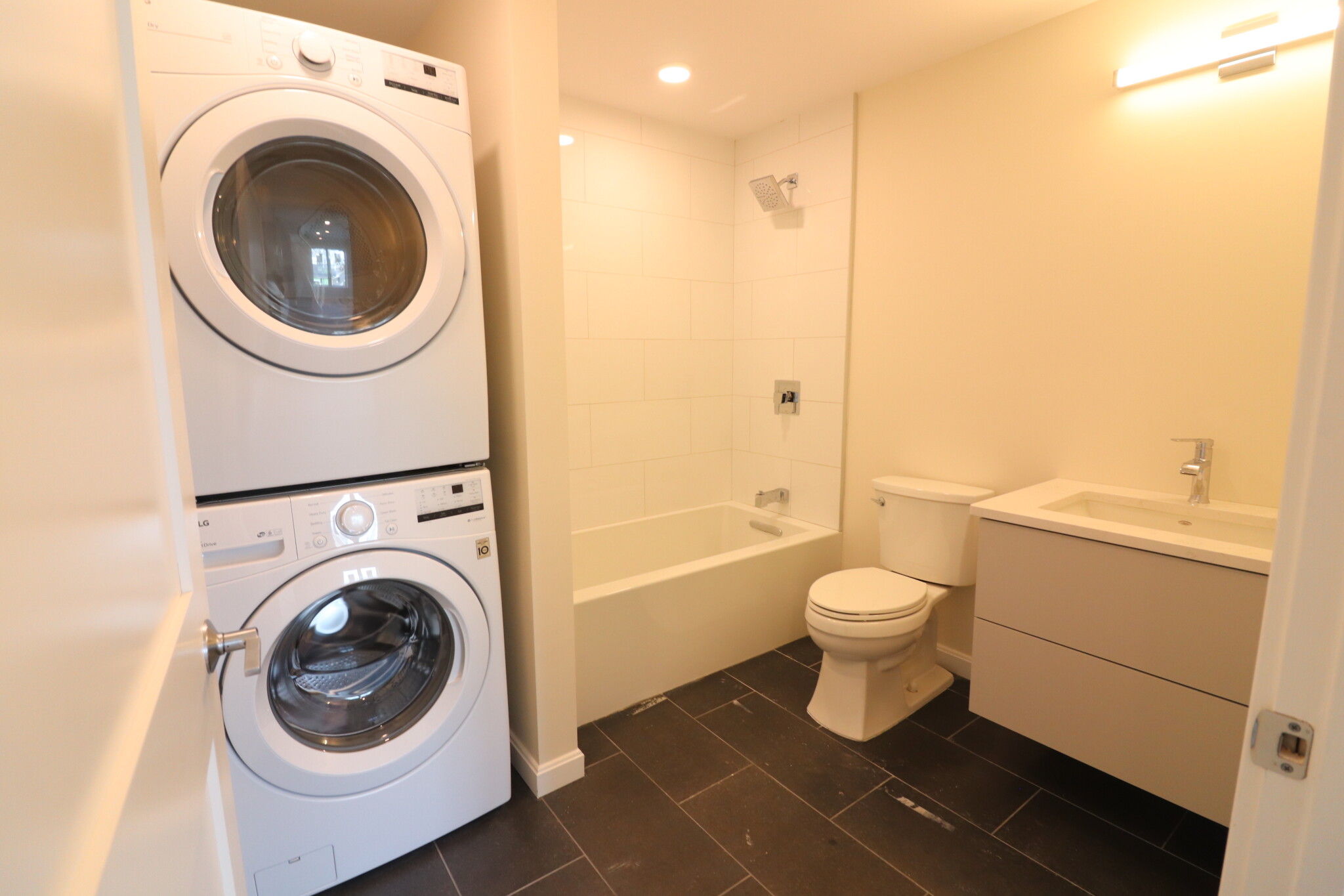 1 bed, 1 bath apartment for rent at 458 Washington St Unit 203, Brighton — photo 4 of 15