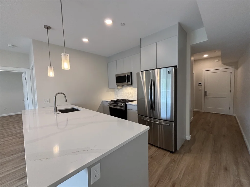 1 bed, 1 bath apartment for rent at 458 Washington St Unit 301, Brighton — photo 2 of 11