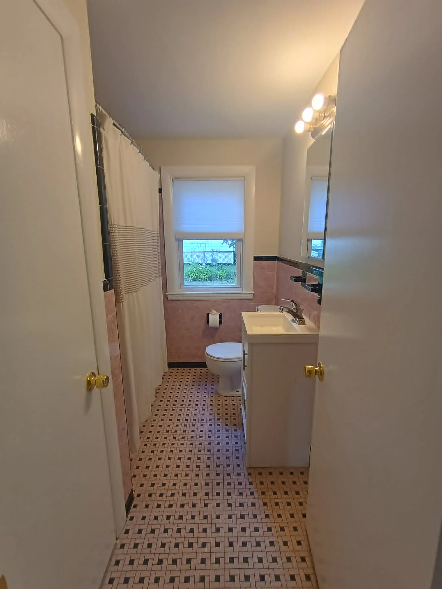 3 bed, 1.5 bath apartment for rent at 459 Appleton St Unit H, Arlington — photo 2 of 12