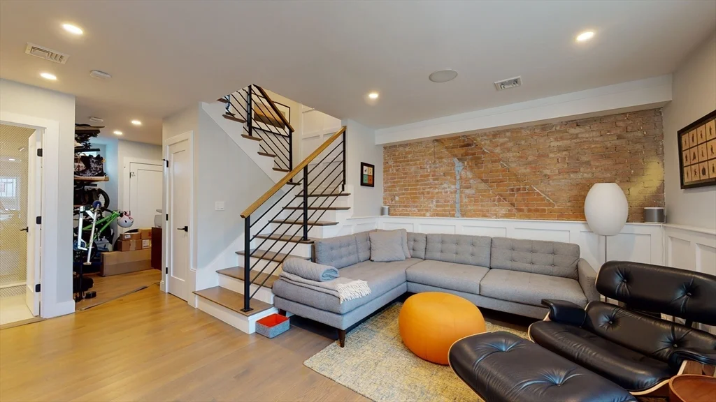 3 bed, 3 bath apartment for rent at 459 E 8th Unit 1, South Boston — photo 27 of 31