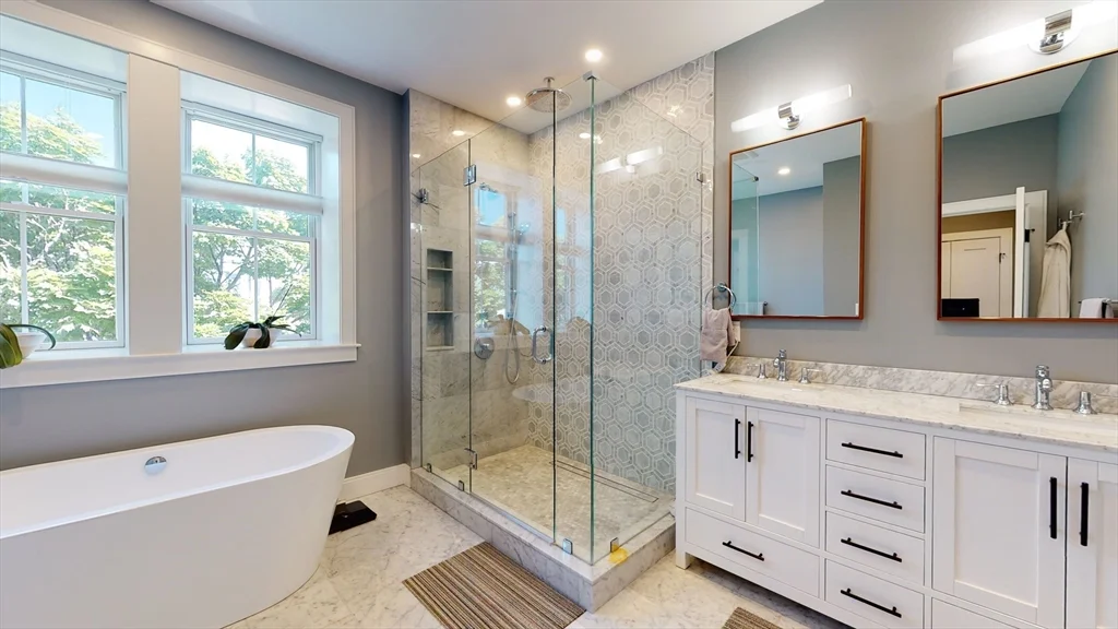 3 bed, 3 bath apartment for rent at 459 E 8th Unit 1, South Boston — photo 16 of 31