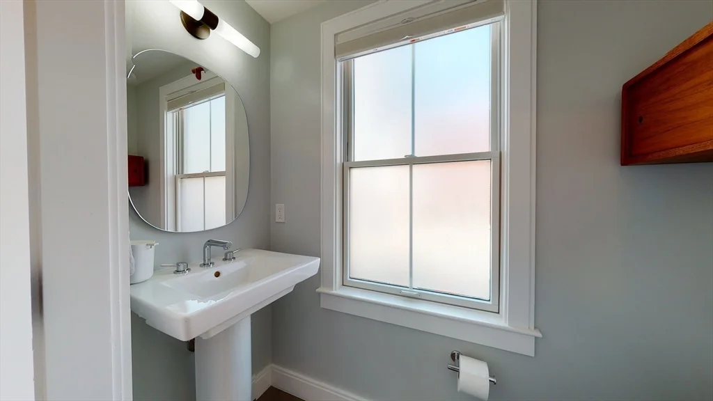 3 bed, 3 bath apartment for rent at 459 E 8th Unit 1, South Boston — photo 13 of 31