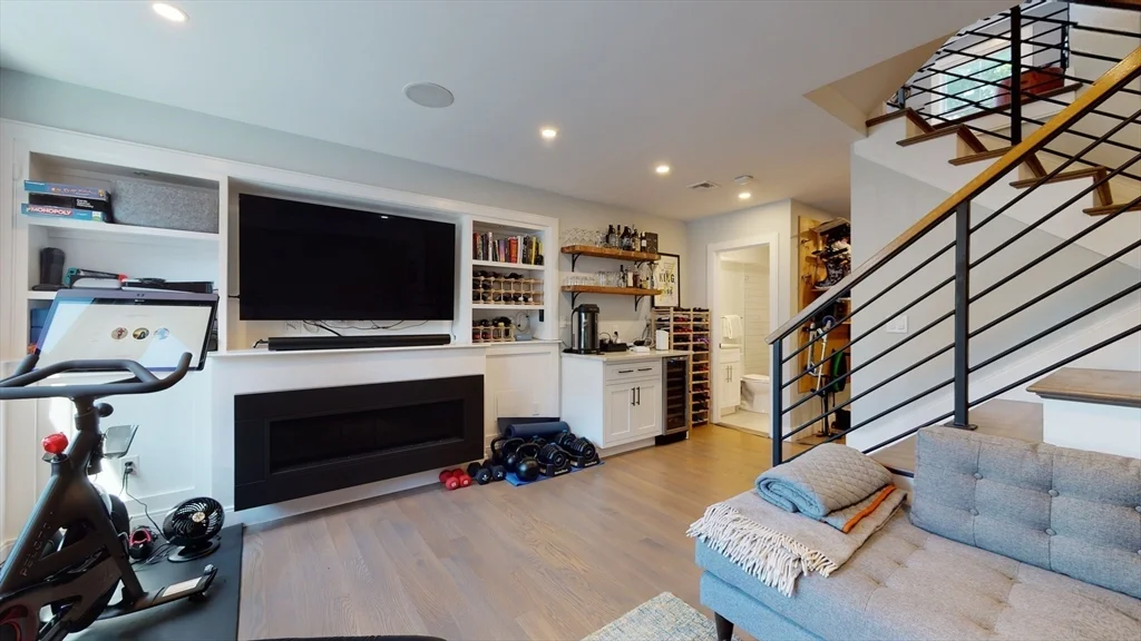 3 bed, 3 bath apartment for rent at 459 E 8th Unit 1, South Boston — photo 29 of 31